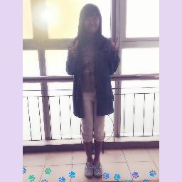 I am a girl with negative thoughts . i am crazy . Single . 15 this year . ♥ ☃ Behind my smile is everything you'll never understand ☃            ᶫᵒᵛᵉᵧₒᵤ