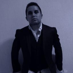 Me dejaron entrar a twitter xq ya no hay chanceras ni sextuiteras. Sigo esperando el dia cuando pueda usar el TRINOMIO-CUADRADO-PERFECTO.