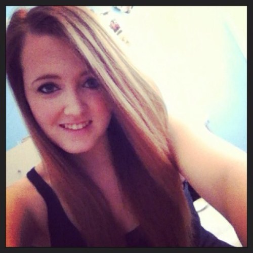 Sarahnicoleigh's profile picture. instagram: sarahnicoleleigh - 17. Yoga. Running.