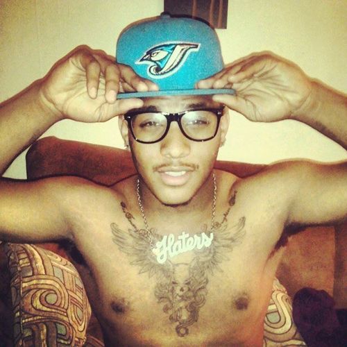 Im 21 years old & single living life young wild & free