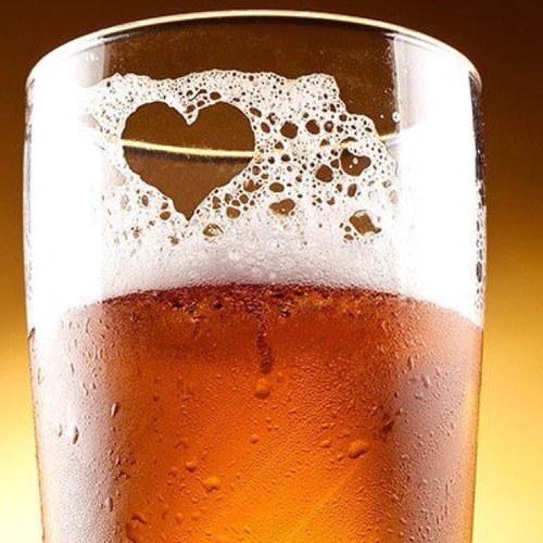 just a big hearted, fun spirited, beer loving girl, living in this absolutley perfectly crazy world. 


 cheers!