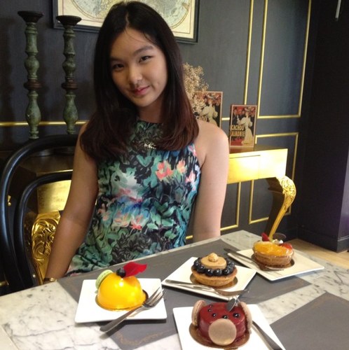 NoviaLie's profile picture. Sometimes we have to lose something precious in order to gain something priceless.

Instagram : novia_liestary