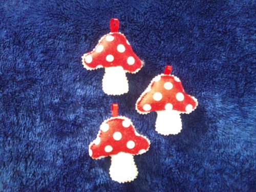 living the good life in North Norfolk,  making pretty things for you!
