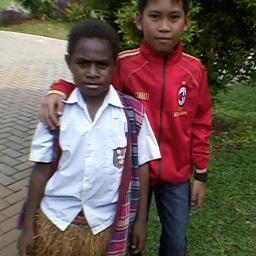 Madridista, Milanisti,Manchunian, And Bobotoh Slalu.