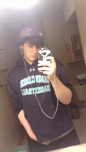 stuck in a pineapple under the sea with kanye west my name is Dillon follow my boy @3rddope  #FutureWhiteRapper
