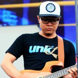 Guitarist player from Indonesia. 
Seni Musik di UPI Bandung
