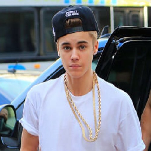 I'm not the actual famous singer Justin Bieber. I'm just a fan like everyone else, but I'm the official ReTweet of bieber! Official twitter of JB: @Justinbieber