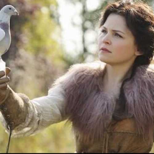 Hi,i'm Snow White,a prinsess,a queen,a badass...But in this new world,i'm Mary Margaret Blanchard,a nice teacher. #RP #OUAT