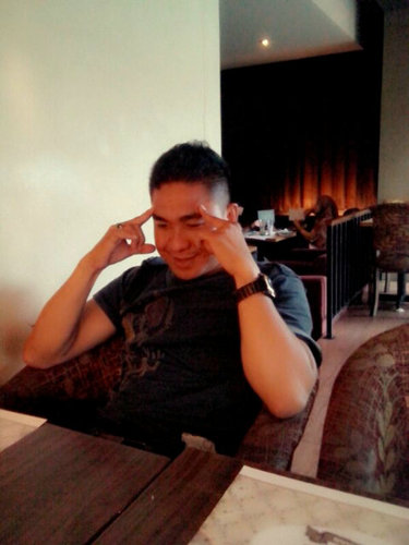 KaizerAzka's profile picture. Hidup adalah ksmpatan!