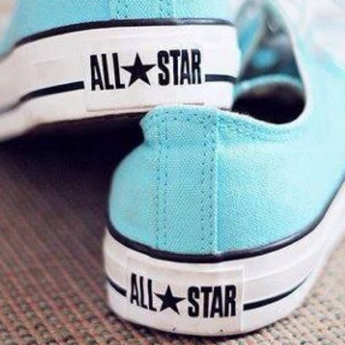 Quand tu a de new shoes tu ne veux pas les salir mais il vont finir sale de toute façon.Tes new shoes tu les adore, tout comme tu madore déjà alor abonne toi ;)