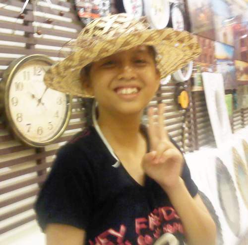i'm fans of...malaysian stars,Kpop stars,hollywood stars,indonesian stars....and many of actor or actress...i like that...hehe...