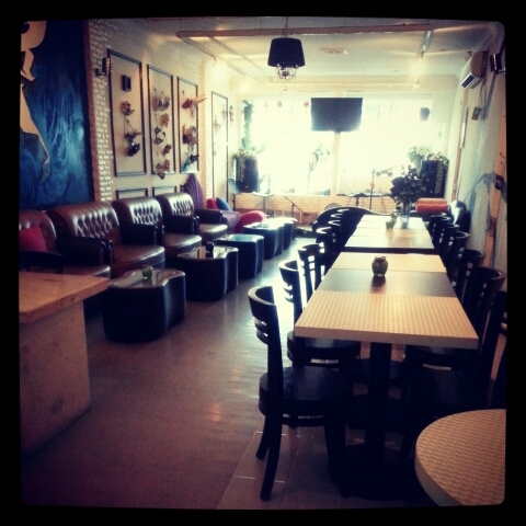 Deys Cafe & Resto