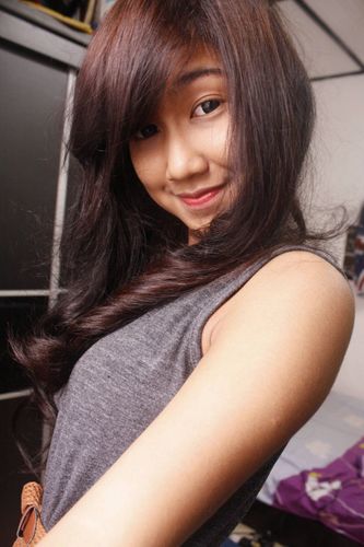 Hye ..This my New Account ..Name Anis ..16 years old :D .. single hope you all follow me and i Follow u back