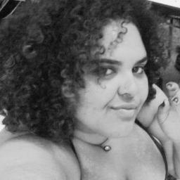 Sou uma completa amante de música, humor, amizade e família...
Pra me fazer bem,basta ser verdadeiro...