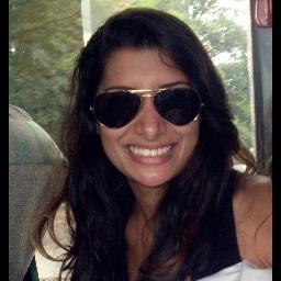 Acho que devo ser feita de música, adoro coisas misteriosas, me encanto com sorrisos!!! Mas o mais importante...Não sou nada sem Jesus, Ele eh tudo para mim!!!