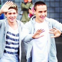 HELLO. I GAVE YOU A FREE FOLLOW. SO PLEASE FOLLOW MY MAIN ACC: @pizzaforniam