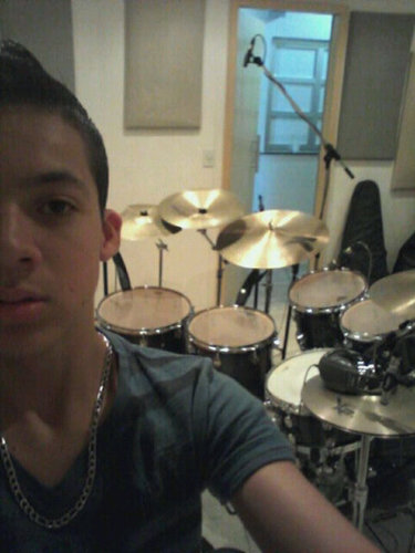 MUSICO, BATERISTA servo do senhor Tel Para Contato:  11 949071315 / 11 27796319 WorkShops, Freelances, Aulas Gravacoes.