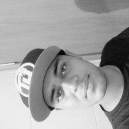 Me dou bem com os inocentes
Mas com os culpados me divirto mais.