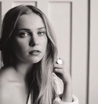 Fanpage for the gorgeous Marny Kennedy! Follow Marny: (@marnykennedy) ~