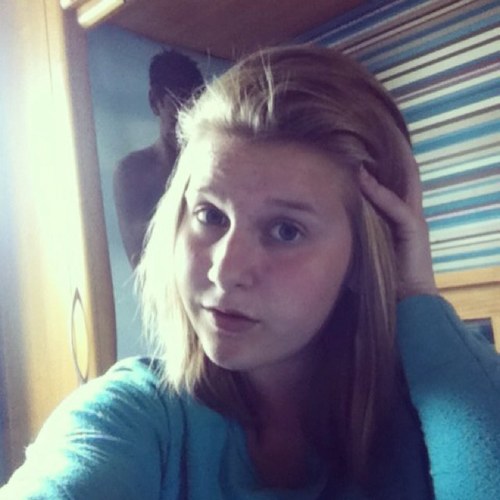bio's are so pointless! i follow back if you follow me! |Bbm:25D889E7|kik:emmatrewin123|janoskinator|snap chat:emmafaggot_2599| http://t.co/pJci66vom3