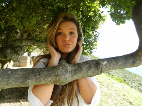 Hi, I'm Dominique, and I follow back ;)