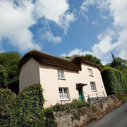 Stunning traditional thatched holiday cottage in North Devon - very well equipped, lovely views & a great base from which to explore beaches, rivers & Exmoor