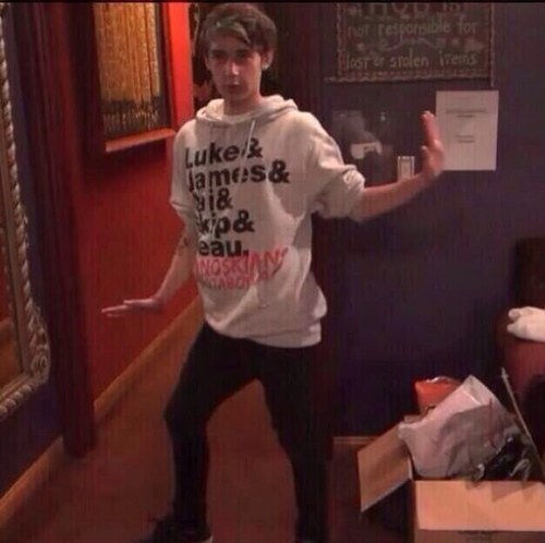 Im a free follow so follow back on my main account - @sassyxluke
