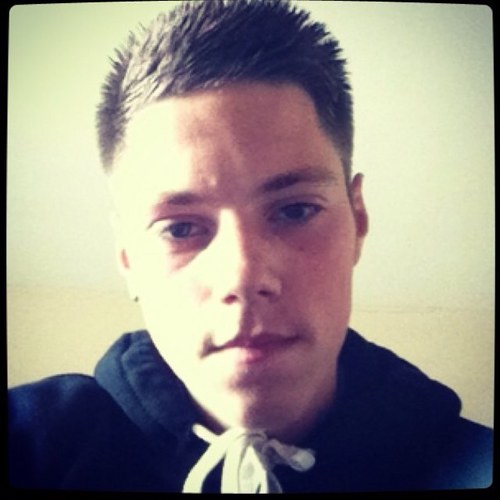 Follow me and ill follow back!
Follow my instagram jamieetaylor
