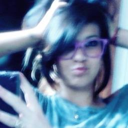 Eu que vivo com α cαbeçα nα luα, com músicα no ouvido e corαção nα bocα :)
eu sou meninα e mulher, eu sei muito bem o que eu queroo.