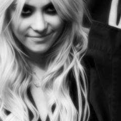 heyfallenatic's profile picture. ♡ FC desativado, estou no @ddtreasurevato , sigam lá ♡