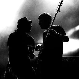 Rock 'n' Roll covers. Queen, ACDC, Guns n Roses, Ramones, Nirvana, TS, RATM, The Hives... De ple en el La Lechuga Está Pocha TOUR! https://t.co/tFrQFp8bc8