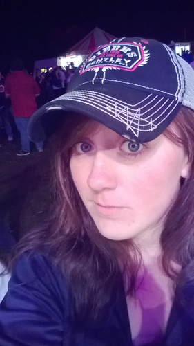 LesLeigh18's profile picture. 