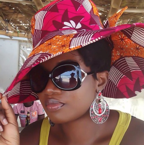 Entrepreneur.Self motivated diva. Pretty great as i am but still work in progress.A believer in Christ....and a PHOTOFREAK!