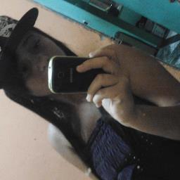 Não sei o porque mais quando você chega perto meu coração acelera , meu mundo para , parece que estou caindo e passando do chão ,,,hahahah LEGAL...NEH..??