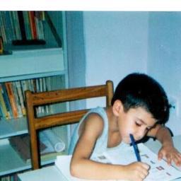 her bakış, her gülüş, her seziş... siyasal bir eylemdir. yılmaz güney