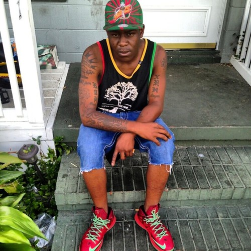 Jus D.S.E. Zay.. Now Follow Me I Got Da Ticket