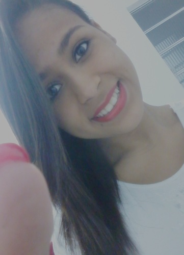 Sou como você me vê.
Posso ser leve como uma brisa ou forte como uma ventania, depende de quando e como você me vê passar.