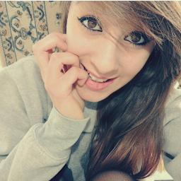 Si une fille est assez stupide pour continuer de t'aimer après que tu ais brisé son coeur, ça ne veut dire qu'une seule chose: c'est ELLE, c'est la bonne. Donc