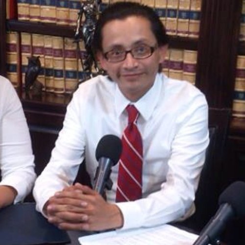 Licenciado en Derecho egresado de la Facultad de Derecho de la Universidad Autonoma de Baja California. Fundador del Programa de Television Cubículo Legal.