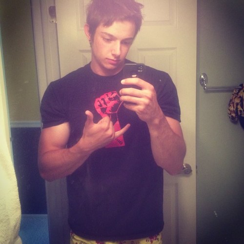 FrostySwollman's profile picture. Bear king