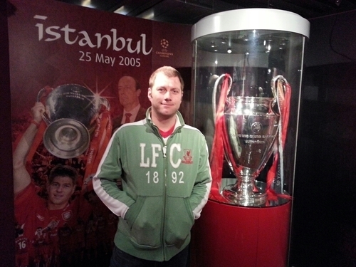 Motor Vehicle Technician for @sytner JLR South West London @Jaguar @LandRover and massive @lfc fan. Go to #Anfield often! #LFC #YNWA #JFT97