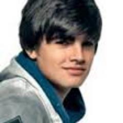 bueno mi nombre esta alla aribita, soy cariñosa, bonita, AMO A JONATHAN MOLY TE AMO JONATHAN MOLY:)