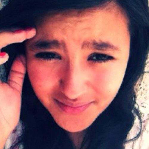 Hola soy ariana (: Amante de la fotografia , el cafe y los libros. No muerdo ni acaricio 3 
Siganme )u)