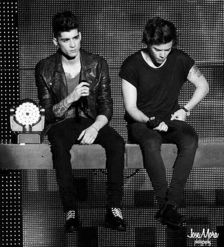 DON'T FOLLOW BACK! This is a free follow.. it would be nice to follow @ohharrry or/and @perrieloverr (:
