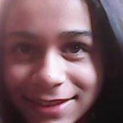 Sou Uma Menina, meiga, brincalhona, amo meus amigos, e minha familia, sou uma menina, que ama o computador, ai não é tudo, mais é um pouco de mim, beijokas.....