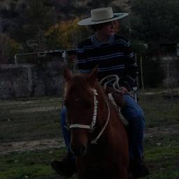 Hola Sigueme en Twitter te lo agradezco desde ya :)