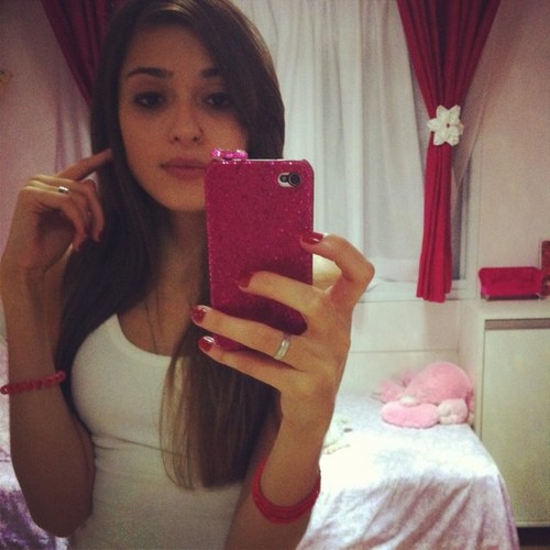 não viva pensando nos outros, viva apenas por voce ;)