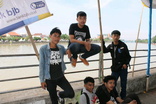 Rock alternative  @AbimanyuDK @Aldo_Geordino @Ekamaulanaa @Dickyrezaa
 Manajer: Keuring
 CP: 08989642891
