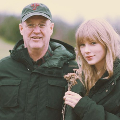 Impapaswift's profile picture. My daugher is more famous than kanye.