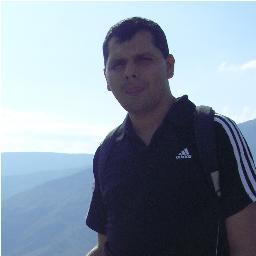 Ingeniero Civil y Magister en Enseñanza de las Matemáticas